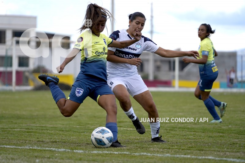 FBL-SLF-ESPUCE-MACARA