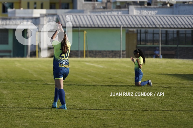 FBL-SLF-ESPUCE-MACARA
