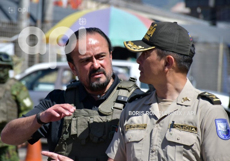 CUENCA-OPERATIVO MILITAR-GOBERNADOR PAUL CARRASCO