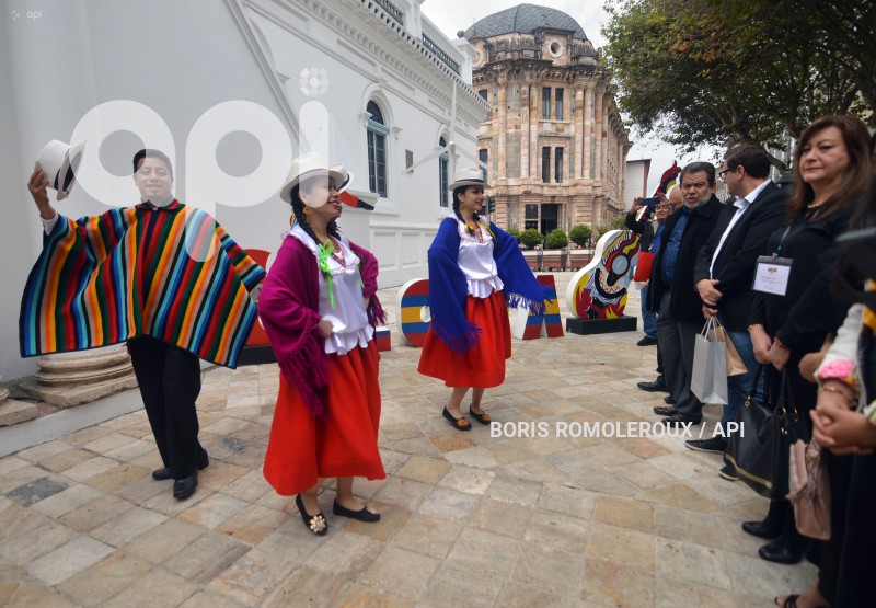 CUENCA-PRESENTACION CAMPANA-LOJA TANTO PARA SER FELIZ