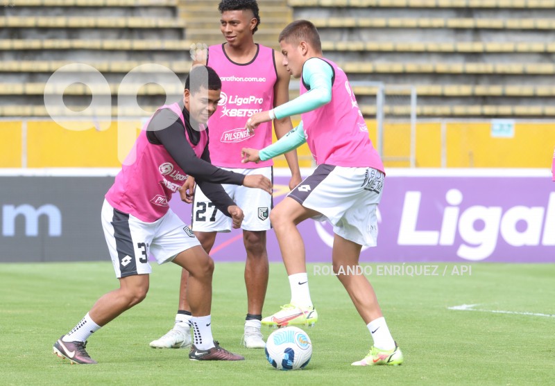 FBL-LIGAPRO-CUMBAYA-DELFIN