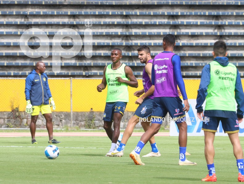 FBL-LIGAPRO-CUMBAYA-DELFIN