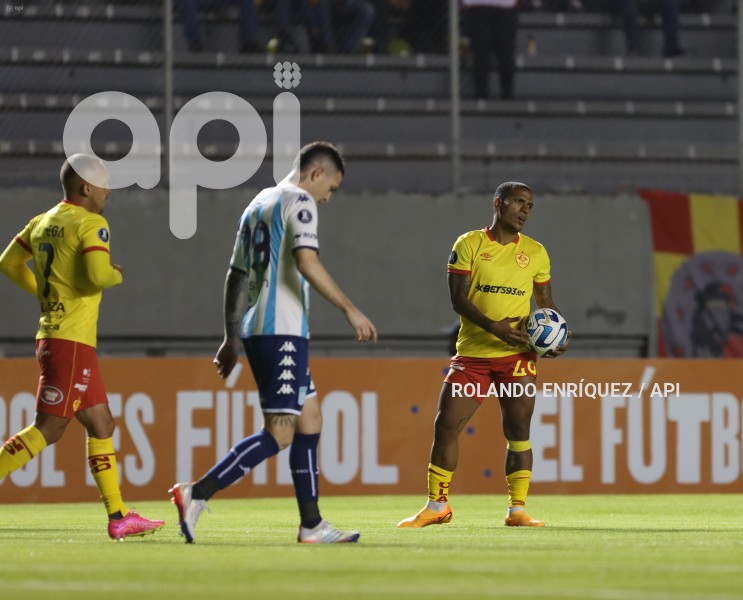FBL-LIBERTADORES-AUCAS-RACING