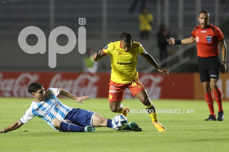 FBL-LIBERTADORES-AUCAS-RACING