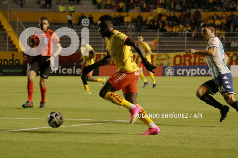 FBL-LIBERTADORES-AUCAS-RACING