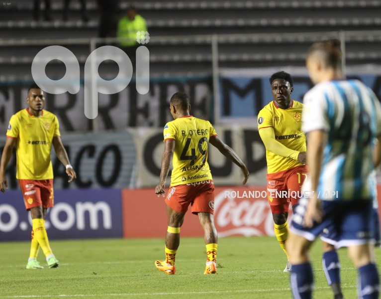 FBL-LIBERTADORES-AUCAS-RACING