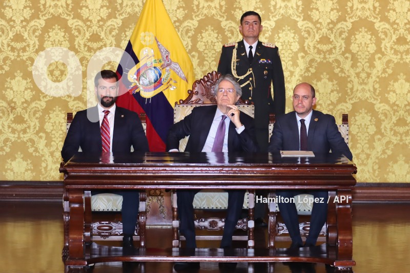 UIO-GUILLERMO-LASSO-FIRMA-REGLAMENTO-DECRETOLEY