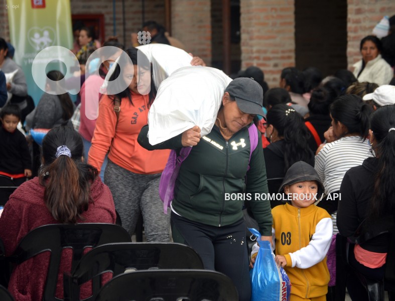 CUENCA-ENTREGA KITS ALIMENTICIOS-PERSONAS VULNERABILIDAD
