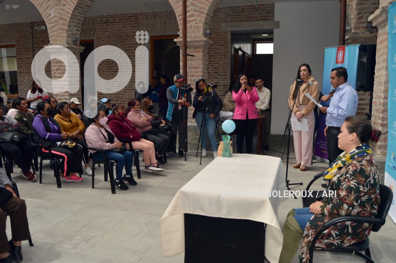 CUENCA-ENTREGA KITS ALIMENTICIOS-PERSONAS VULNERABILIDAD