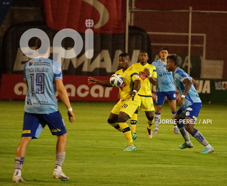 FBL-LIGA-PRO-BET593-SERIE-B-MACARA-VARGAS-TORRES-