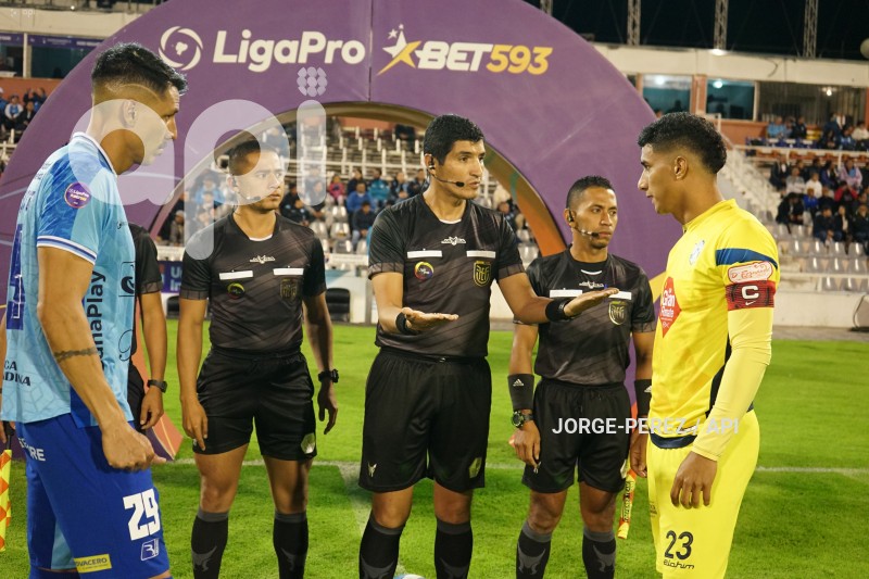 FBL-LIGA-PRO-BET593-SERIE-B-MACARA-VARGAS-TORRES-