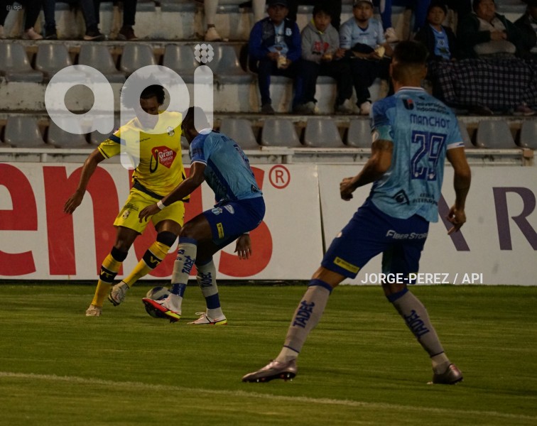 FBL-LIGA-PRO-BET593-SERIE-B-MACARA-VARGAS-TORRES-