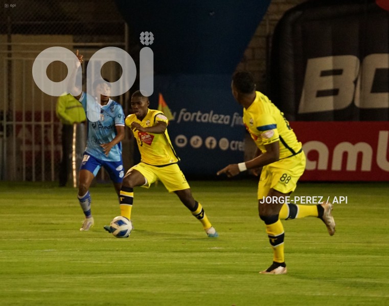 FBL-LIGA-PRO-BET593-SERIE-B-MACARA-VARGAS-TORRES-
