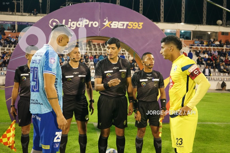 FBL-LIGA-PRO-BET593-SERIE-B-MACARA-VARGAS-TORRES-