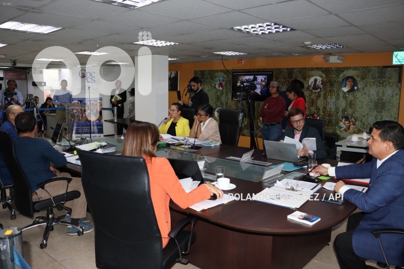 AUDIENCIA-CPCCS-SUPUESTO-PLAGIO-TESIS-FISCAL