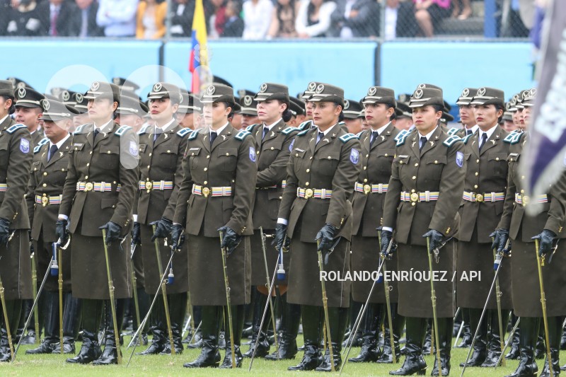 PRESIDENTE-LASSO-GRADUACION-POLICIAS-ESPECIALISTAS