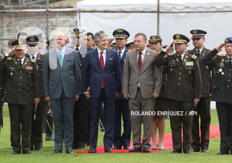 PRESIDENTE-LASSO-GRADUACION-POLICIAS-ESPECIALISTAS