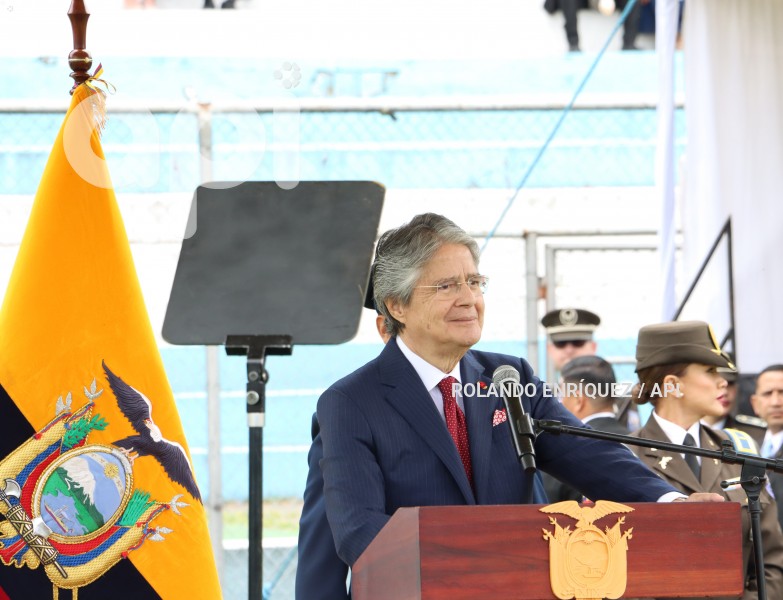 PRESIDENTE-LASSO-GRADUACION-POLICIAS-ESPECIALISTAS