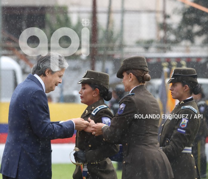 PRESIDENTE-LASSO-GRADUACION-POLICIAS-ESPECIALISTAS