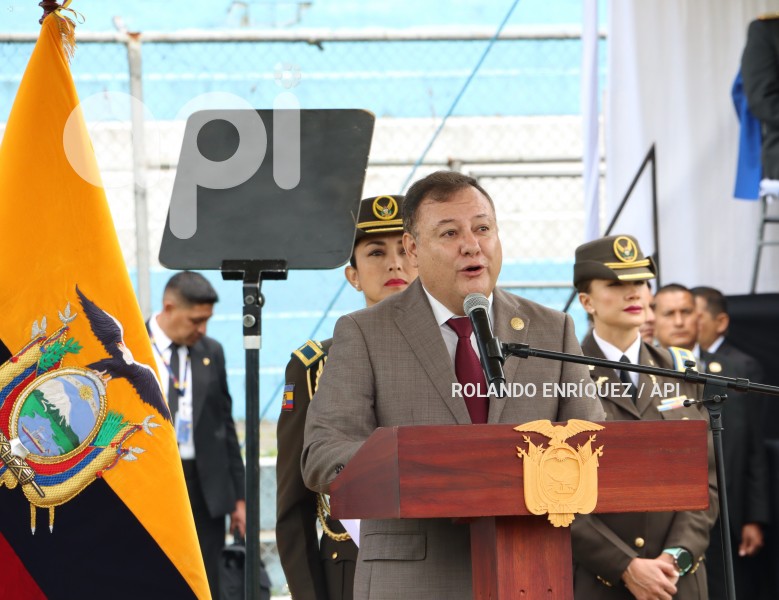 PRESIDENTE-LASSO-GRADUACION-POLICIAS-ESPECIALISTAS