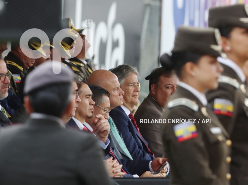PRESIDENTE-LASSO-GRADUACION-POLICIAS-ESPECIALISTAS