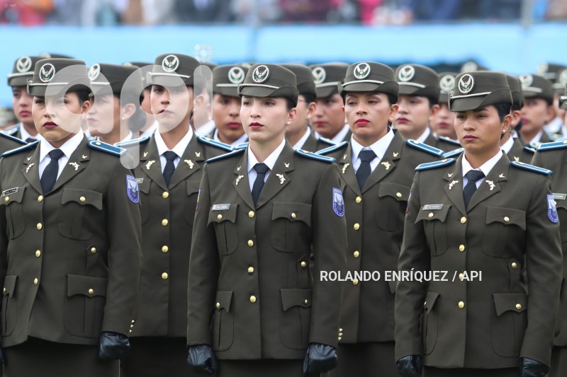 PRESIDENTE-LASSO-GRADUACION-POLICIAS-ESPECIALISTAS