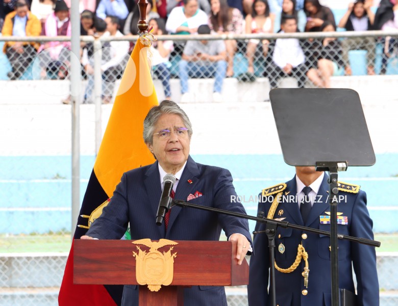 PRESIDENTE-LASSO-GRADUACION-POLICIAS-ESPECIALISTAS
