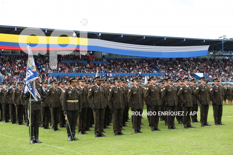 PRESIDENTE-LASSO-GRADUACION-POLICIAS-ESPECIALISTAS