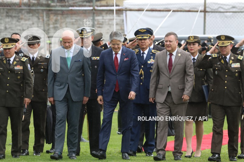 PRESIDENTE-LASSO-GRADUACION-POLICIAS-ESPECIALISTAS