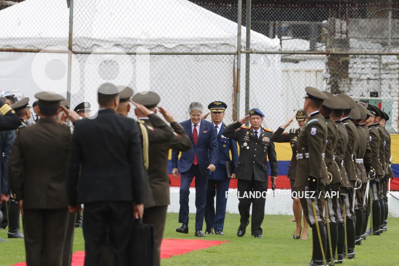 PRESIDENTE-LASSO-GRADUACION-POLICIAS-ESPECIALISTAS