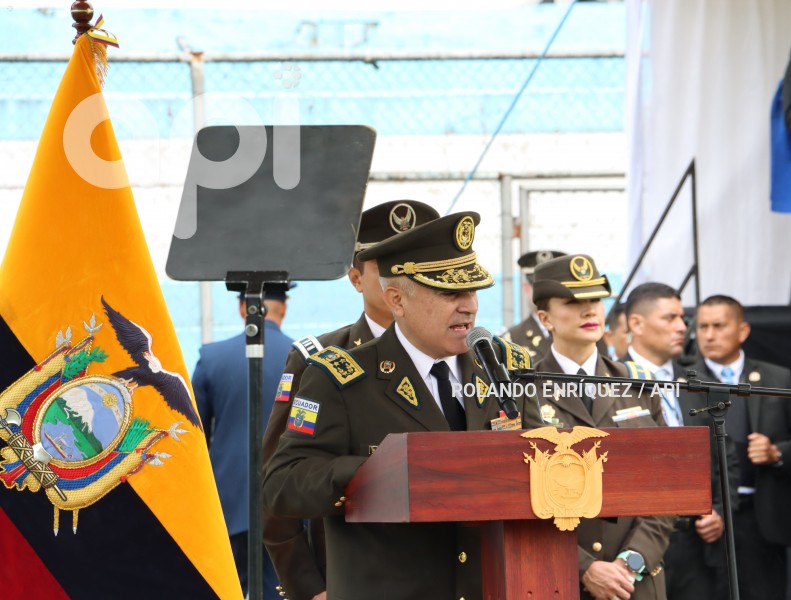 PRESIDENTE-LASSO-GRADUACION-POLICIAS-ESPECIALISTAS