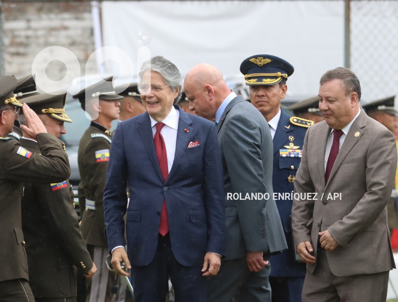 PRESIDENTE-LASSO-GRADUACION-POLICIAS-ESPECIALISTAS