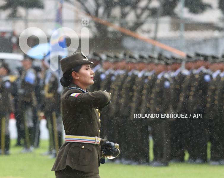 PRESIDENTE-LASSO-GRADUACION-POLICIAS-ESPECIALISTAS