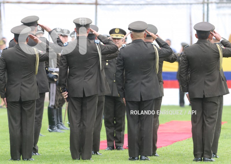 PRESIDENTE-LASSO-GRADUACION-POLICIAS-ESPECIALISTAS