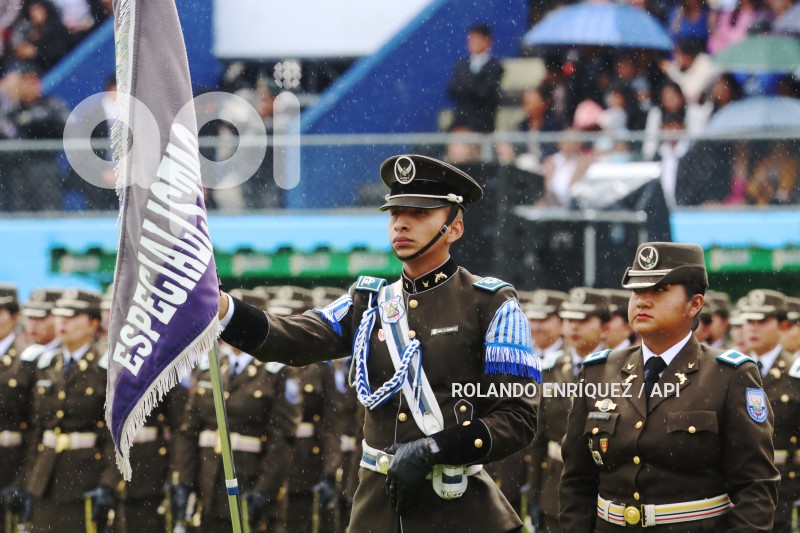 PRESIDENTE-LASSO-GRADUACION-POLICIAS-ESPECIALISTAS
