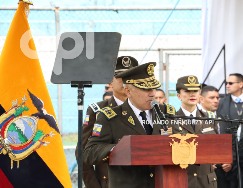 PRESIDENTE-LASSO-GRADUACION-POLICIAS-ESPECIALISTAS