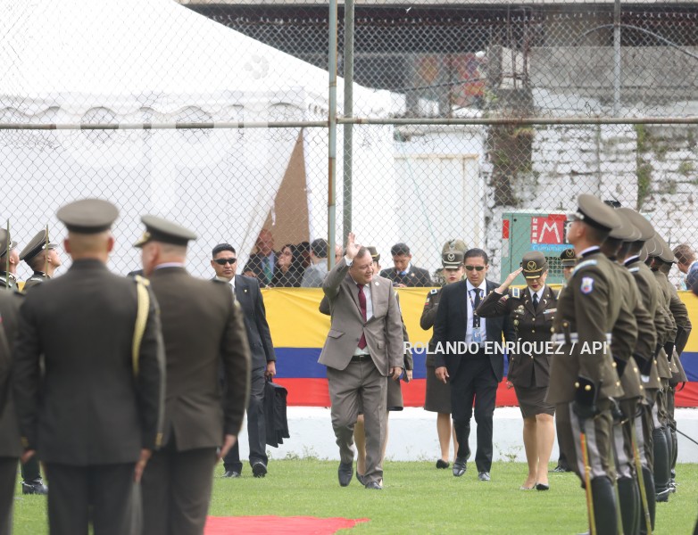 PRESIDENTE-LASSO-GRADUACION-POLICIAS-ESPECIALISTAS