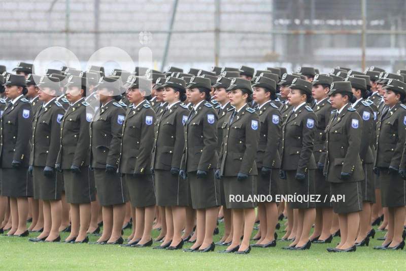 PRESIDENTE-LASSO-GRADUACION-POLICIAS-ESPECIALISTAS