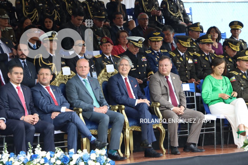 PRESIDENTE-LASSO-GRADUACION-POLICIAS-ESPECIALISTAS
