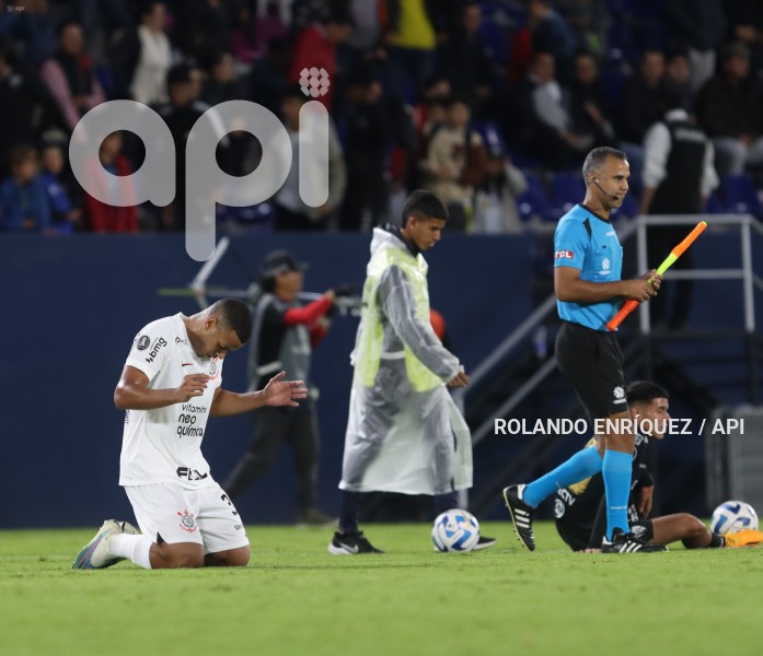 FBL-LIBERTADORES-INDEPENDIENTE-CORINTHIANS