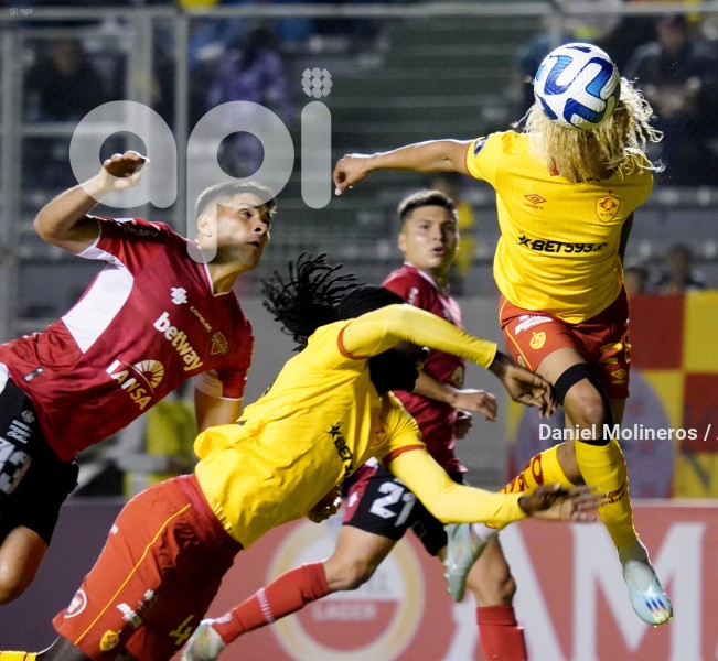 FBL-LIBERTADORES-AUCAS-NUBLENSE