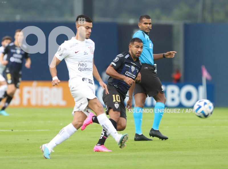 FBL-LIBERTADORES-INDEPENDIENTE-CORINTHIANS