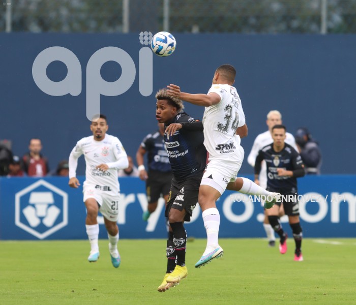 FBL-LIBERTADORES-INDEPENDIENTE-CORINTHIANS
