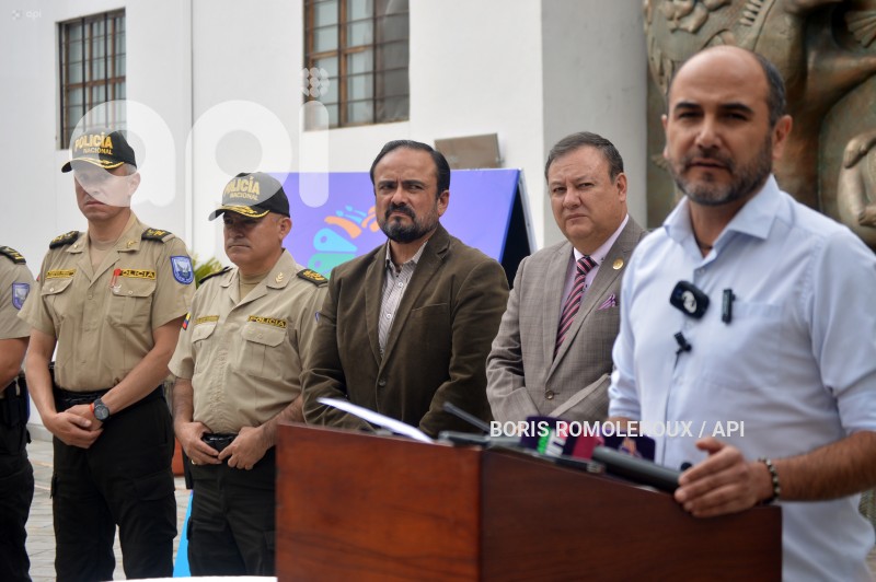 CUENCA-FIRMA CONVENIO SEGURIDAD-MINISTRO ZAPATA