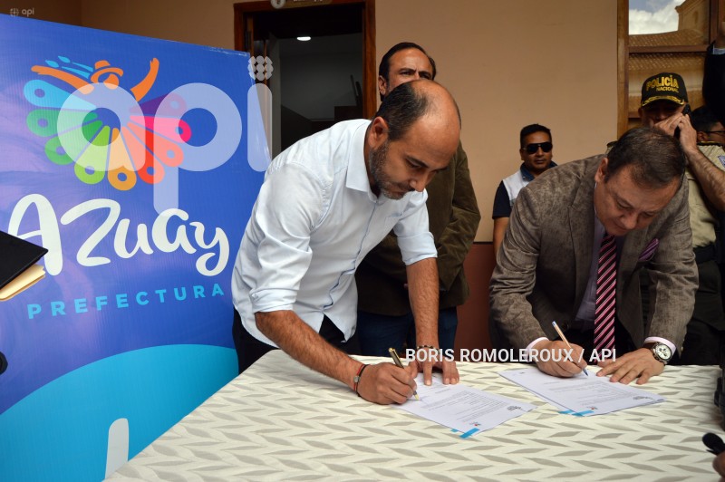 CUENCA-FIRMA CONVENIO SEGURIDAD-MINISTRO ZAPATA