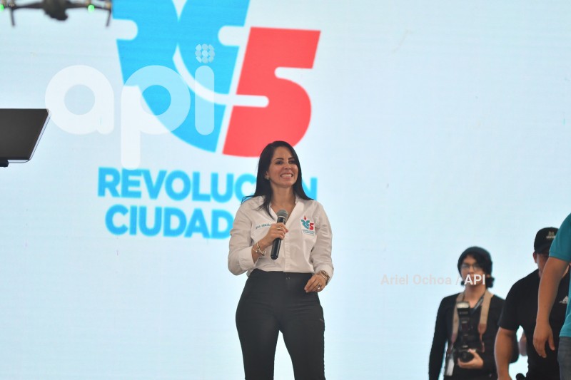 PORTOVIEJO-BINIOMIO-RC5-LUISA GONZALEZ-ANDRES ARAUZ