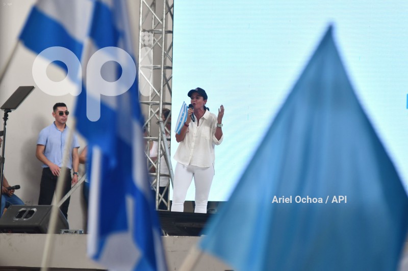 PORTOVIEJO-BINIOMIO-RC5-LUISA GONZALEZ-ANDRES ARAUZ