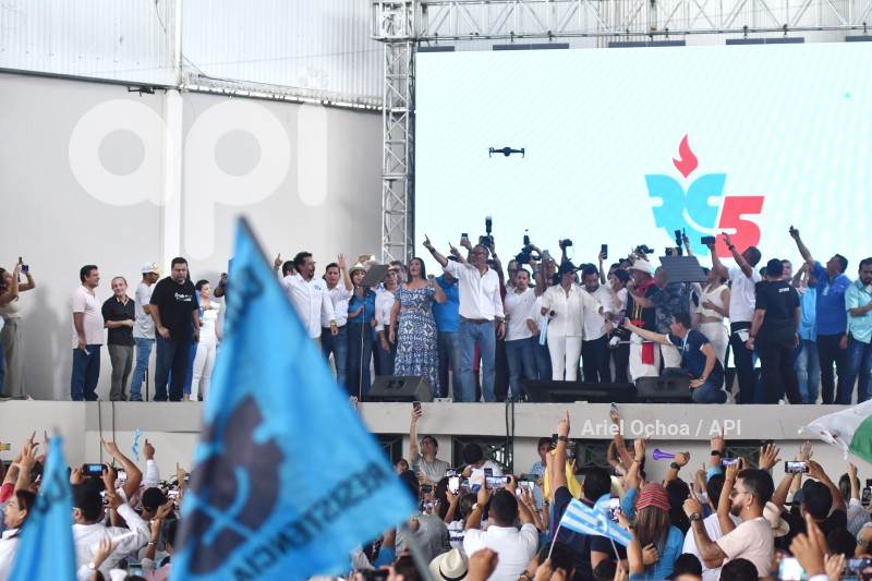 PORTOVIEJO-BINIOMIO-RC5-LUISA GONZALEZ-ANDRES ARAUZ