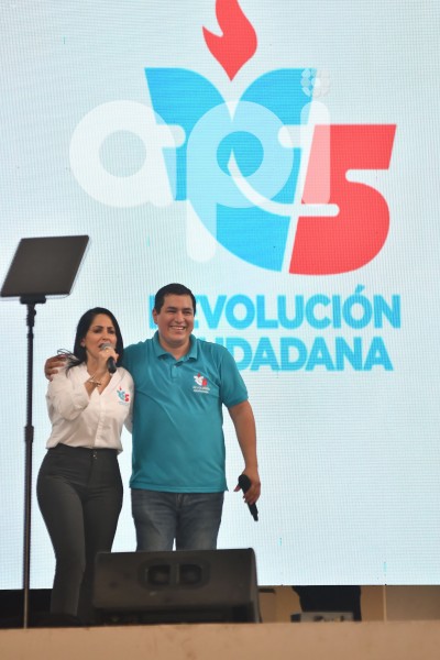 PORTOVIEJO-BINIOMIO-RC5-LUISA GONZALEZ-ANDRES ARAUZ
