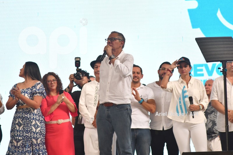 PORTOVIEJO-BINIOMIO-RC5-LUISA GONZALEZ-ANDRES ARAUZ